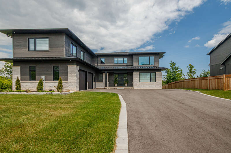 Crisp bright color on a new build real estate photo