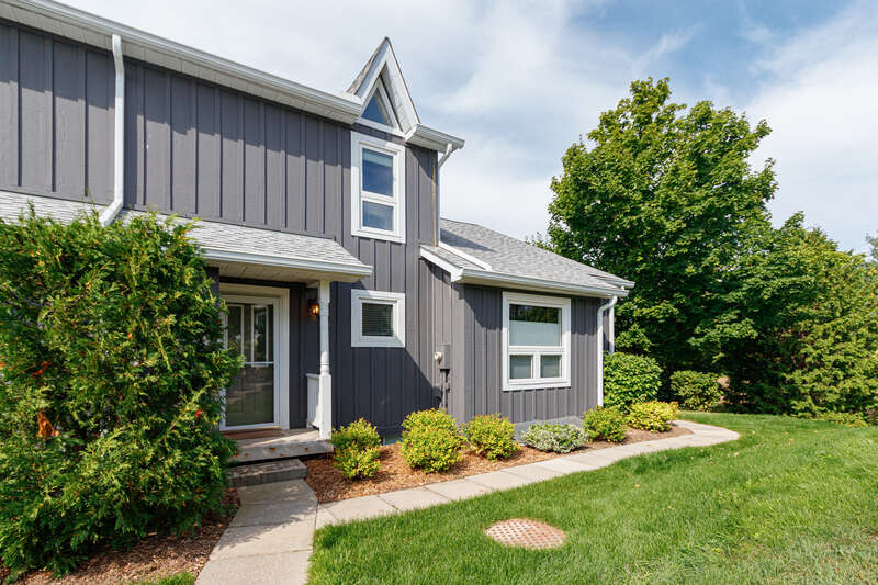 Condo exterior in Thornbury Ontario